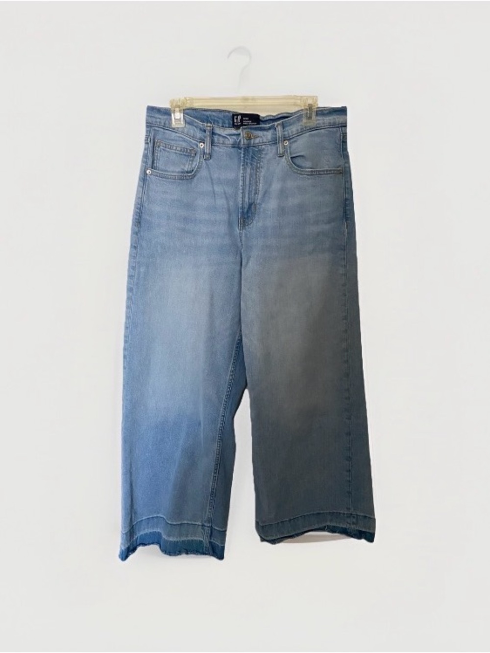 GAP Two-Tone Wide-Leg Cropped Jeans in Light Blue and Slate